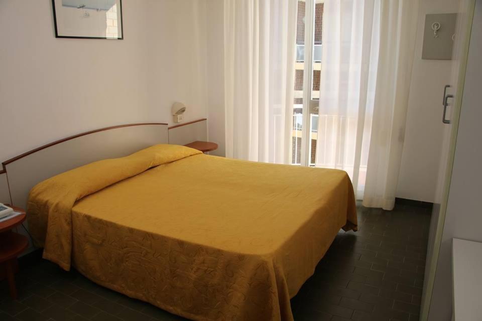 Hotel Boston 3*